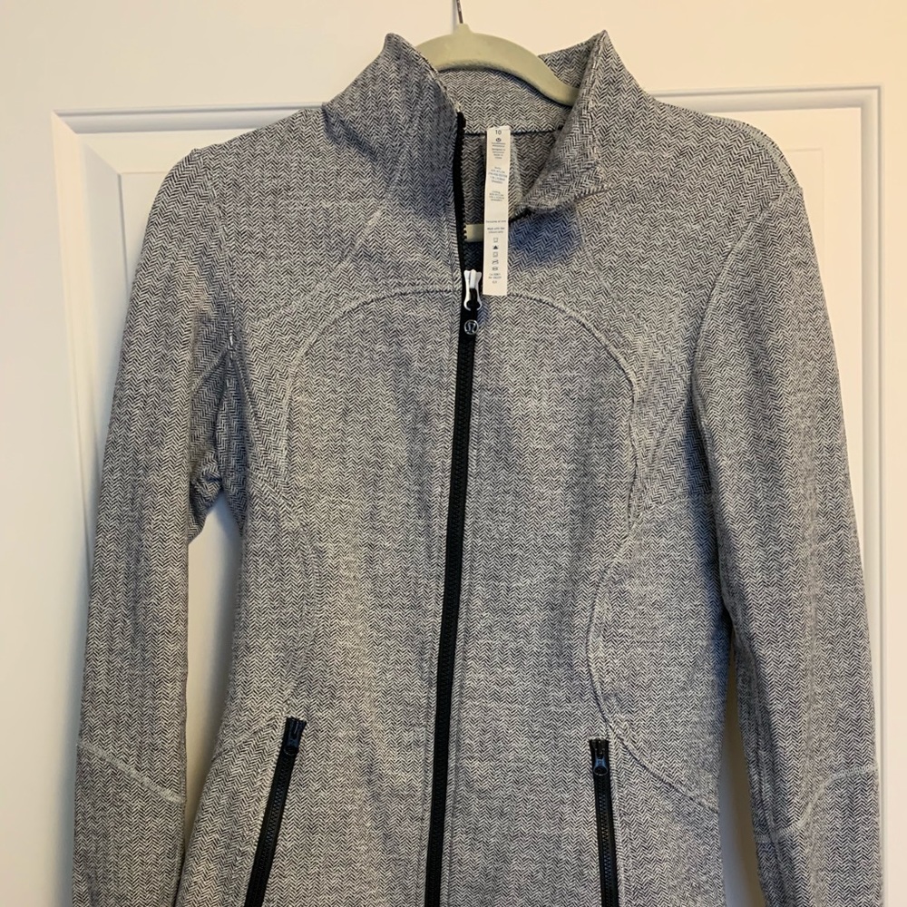 Lululemon form fitted herringbone zipped jacket